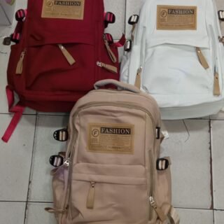 MOCHILA 3 CIERRES 41x30CM               10236237